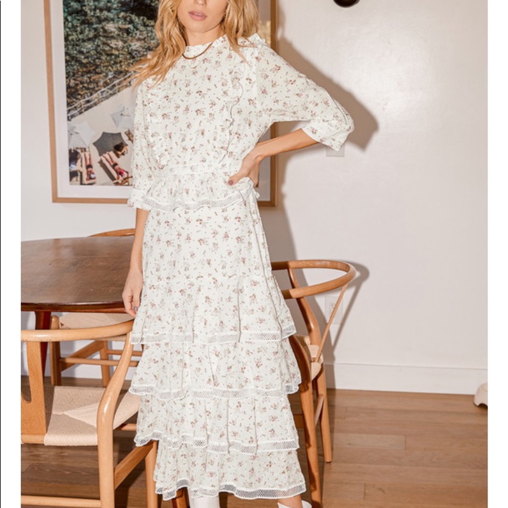 bouquet for you white floral tiered midi dress